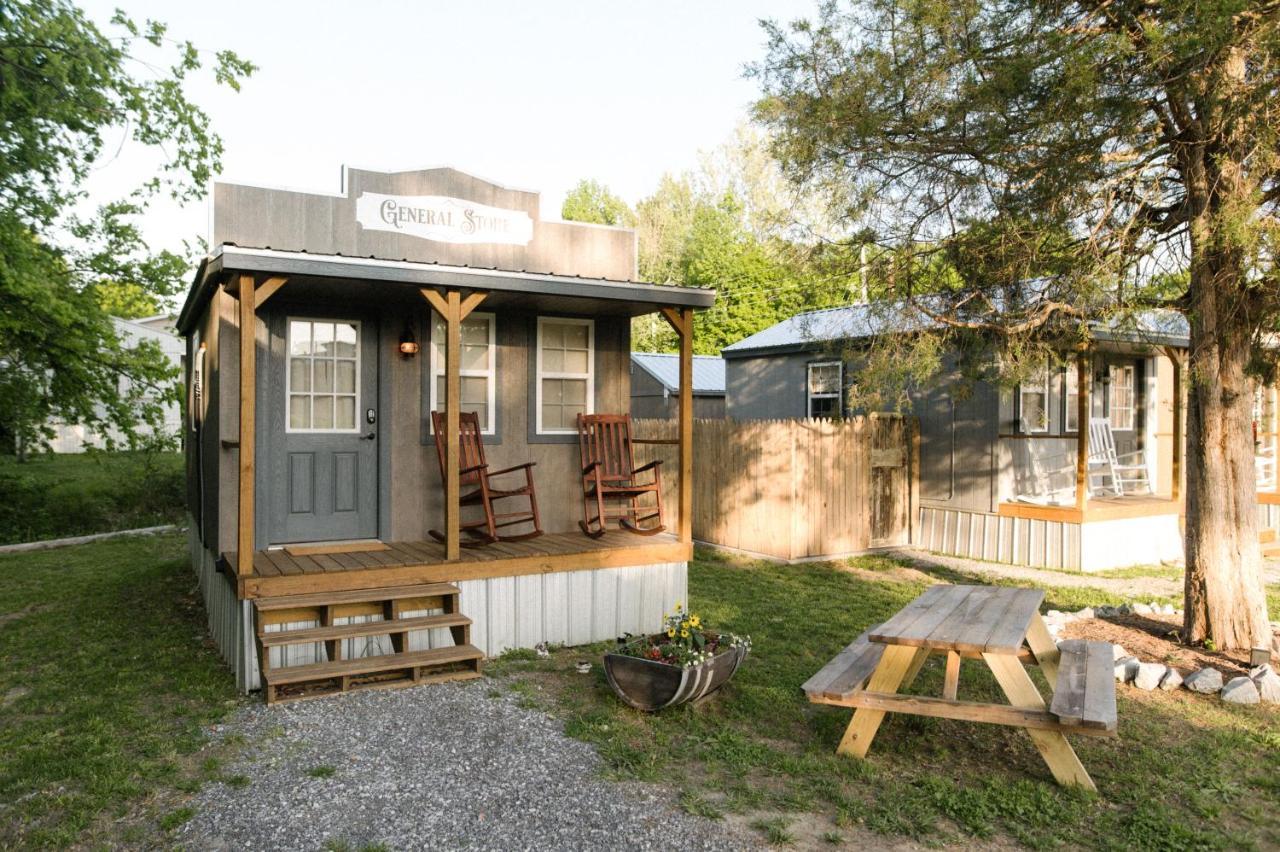 Hotel The Outpost Grand Rivers Exterior foto