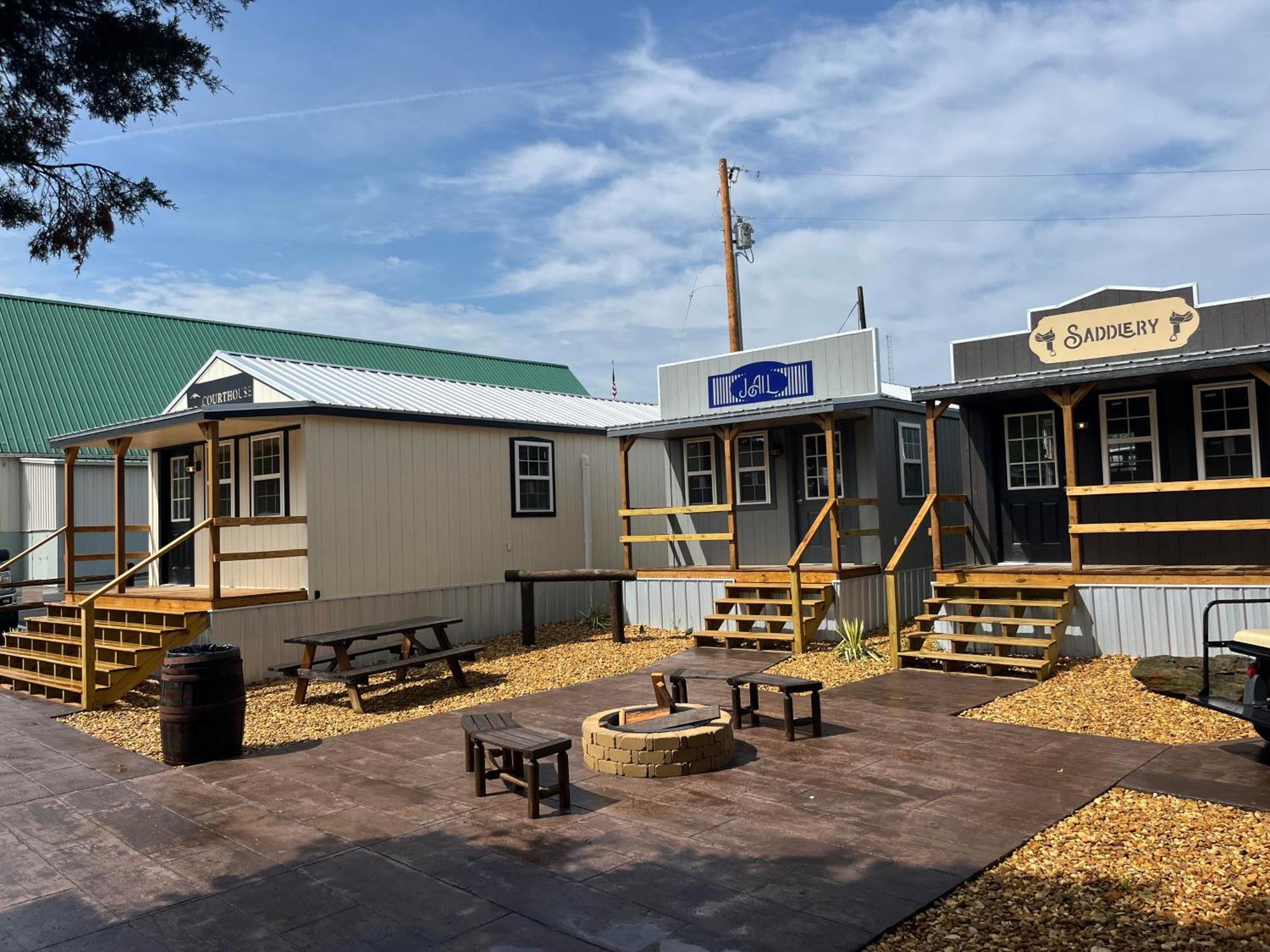 Hotel The Outpost Grand Rivers Exterior foto